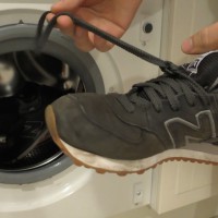 10 рекомендаций при стирке кроссовок в стиральной машинке