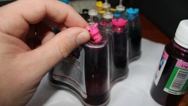 Чем отмыть руки от краски для цветного принтера